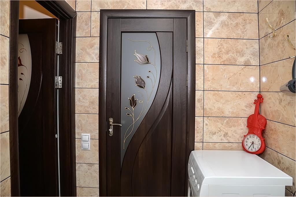 Vip-Apartments Angel Palas Chernivtsi Ngoại thất bức ảnh