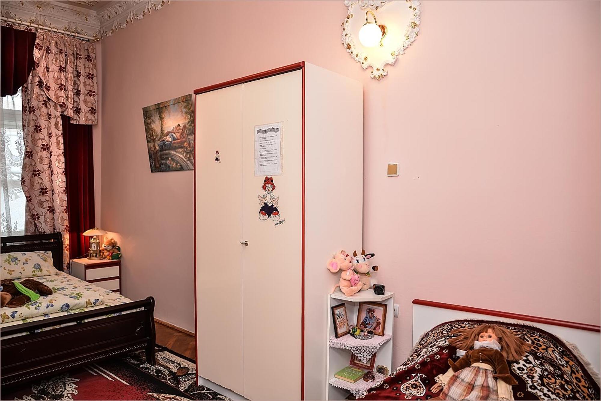 Vip-Apartments Angel Palas Chernivtsi Ngoại thất bức ảnh