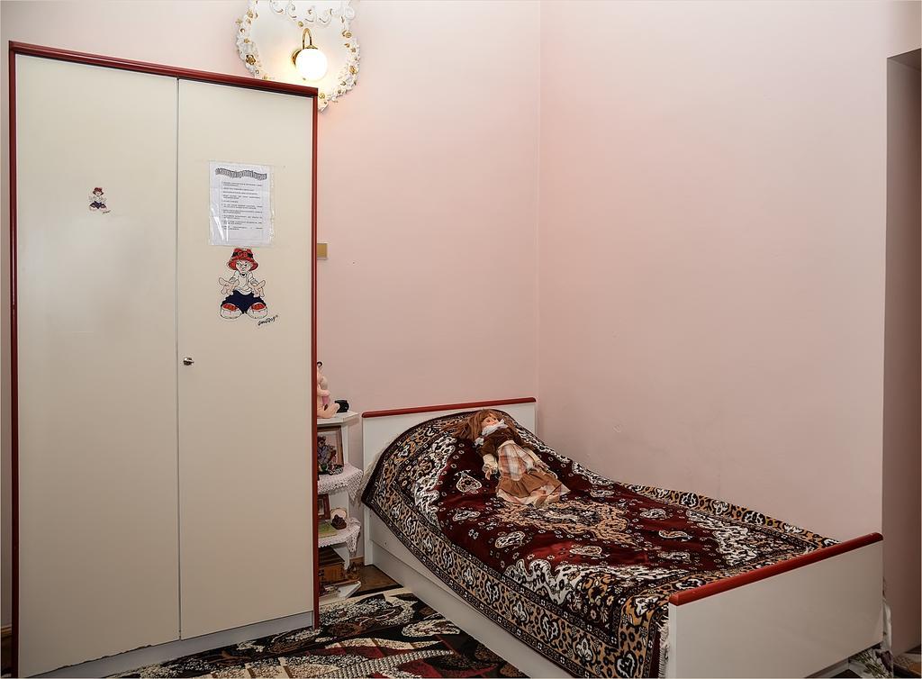 Vip-Apartments Angel Palas Chernivtsi Ngoại thất bức ảnh