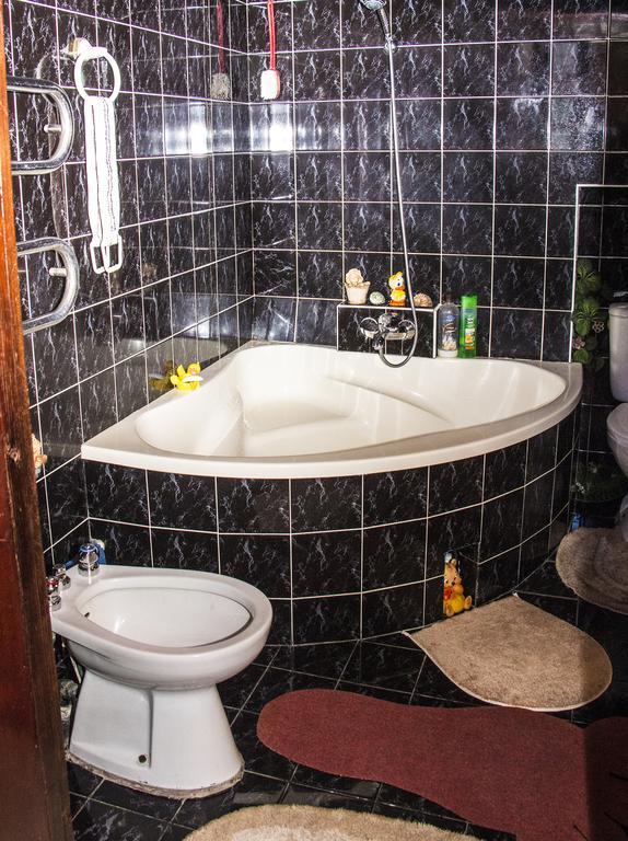 Vip-Apartments Angel Palas Chernivtsi Ngoại thất bức ảnh